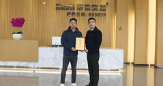 點贊！雙流區(qū)委副書記李建率隊到華體科技 “送獎牌 送政策 送服務”