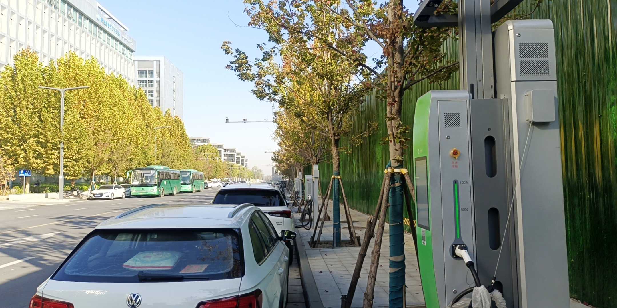 揭秘 | 為何大力投建青青儲充街邊站，華體科技這樣說→